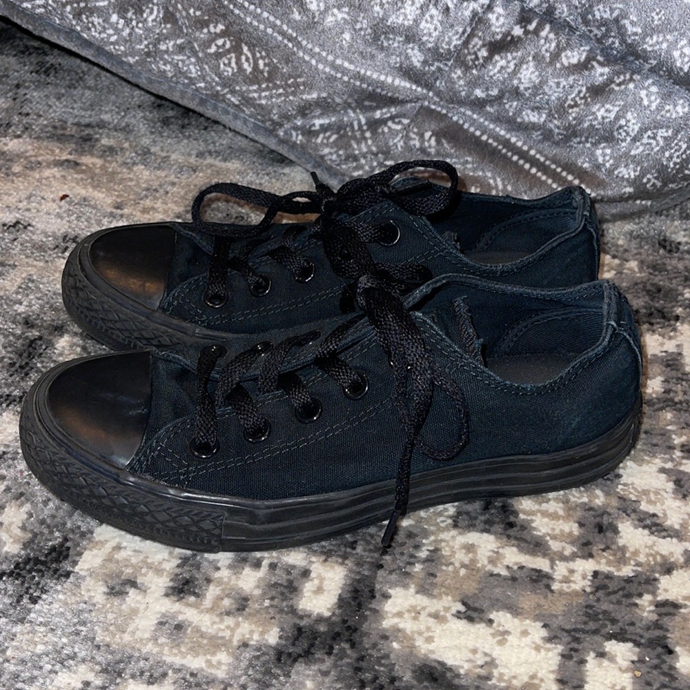 All Black Converse Mens sz 4 Womens sz 6